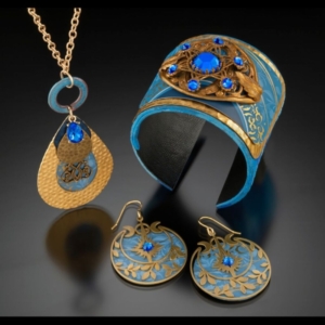 Linda & Leah Bonine - Dedesigns